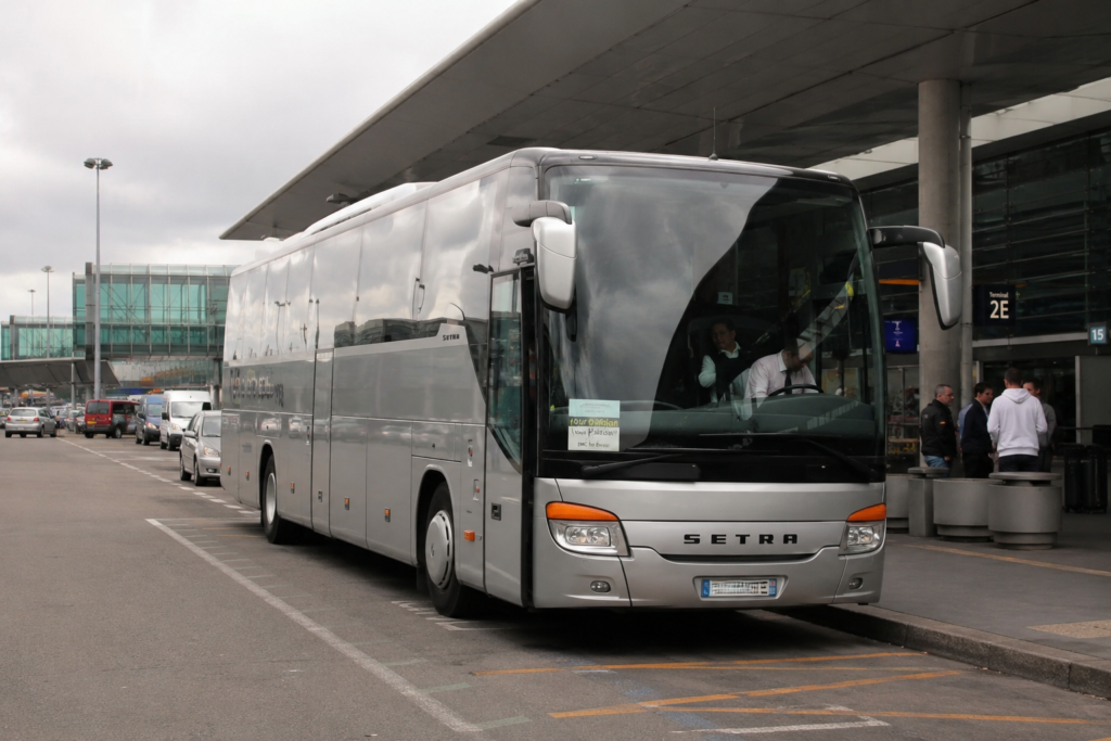 Wedding Coach Hire Barcelona with professional chauffeur and luxury coach