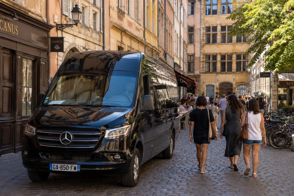 因特拉肯行政司机服务——Mercedes-Benz S-Class 豪华专车与专业司机在瑞士因特拉肯提供高端机场接送、商务出行及私人观光服务