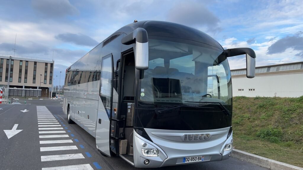 Coach hire Milan for group travel with a luxury coach in Milan