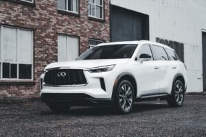 Read more about the article Transfers de SUV de Luxo em Megève: Transfers de Aeroporto, Viagens de Inverno e Serviços de Motorista Privado